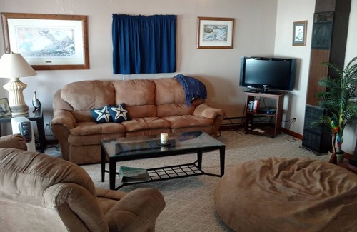 Oak Harbor Cottage | Locust Point Beach Cottage