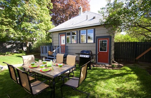Walla Walla East House | Locust St Cottage · Locust, Close to Town & Campus, Super Charming