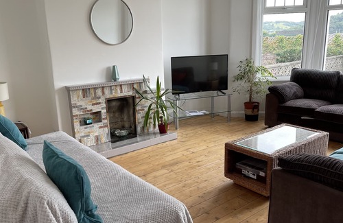 Deganwy House | Lodestar, 5 Bedroom House with self-contained Ground Floor Apartment,
