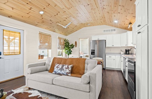 Williamstown Cabin | Lodge 104 at Eden Reserve—Safari Cabin Near Ark