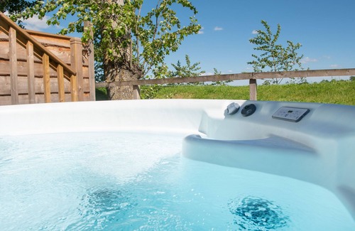 Errol Cottage | LODGE 12 - HIDEAWAY 1, romantic, character holiday cottage in Errol