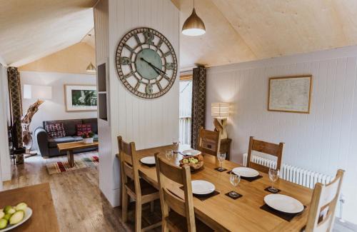 Corfe House | Lodge 16