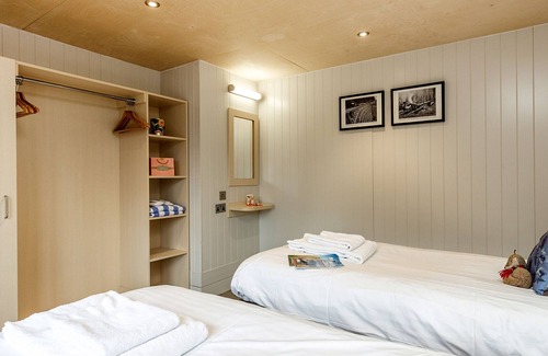 Corfe Castle Cottage | LODGE 2, pet friendly, luxury holiday cottage in Corfe Castle