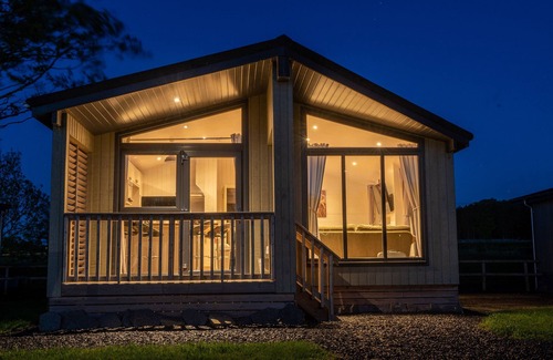 Errol Cottage | LODGE 3 - RAIT, romantic, character holiday cottage in Errol