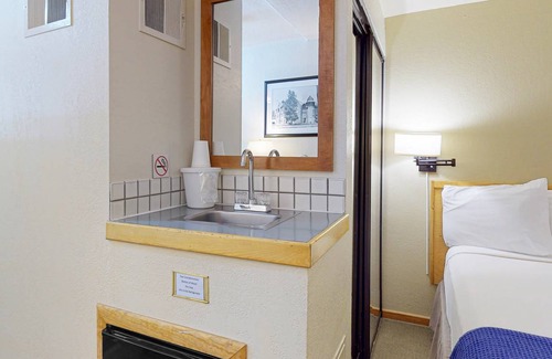 West End Cabin | Lodge ∙ 4 guests