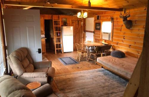 Chandlersville House | Lodge 65AC Zanesville Muskingum AEP WIFI CELL SVC