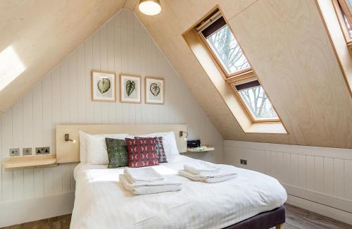 Corfe House | Lodge 8