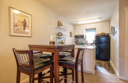 Hood River Condo | Lodge 9, Downtown, AC, Ground Floor!