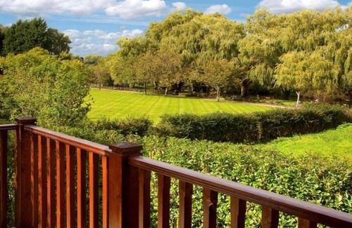 Oxford Apartment | Lodge at Cherbridge Lodges – Riverside lodges short lets (business or holidays)