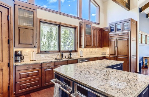 Copper Mountain House | Lodge at Lewis Ranch By Silvercrest Lux CO~Ski in/out & Hot Tub ~ Sleeps 26