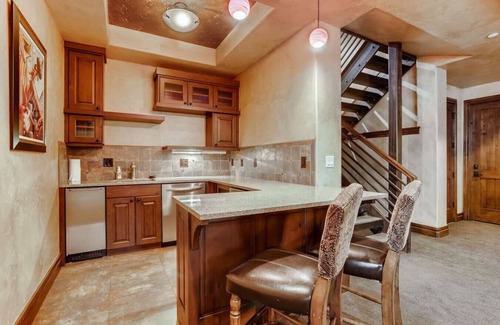 Copper Mountain House | Lodge at Lewis Ranch By Silvercrest Lux CO~Ski in/out & Hot Tub ~ Sleeps 26
