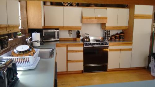 Graniteville-East Barre Bed & Breakfast | Lodge at Millstone Hill