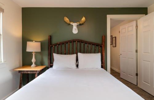 Schroon Lake Hotel | Lodge at Schroon Lake