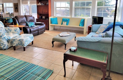 Grover Beach House | Lodge by Beach/Train
