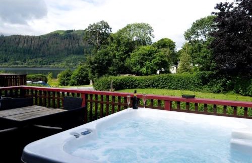 Bassenthwaite House | Lodge by the Lake - Lake District - Hot Tub