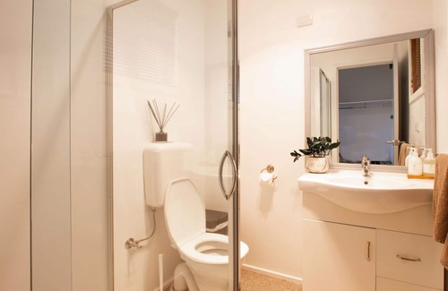 Merrijig Apartment | Lodge by the River - Studio 1