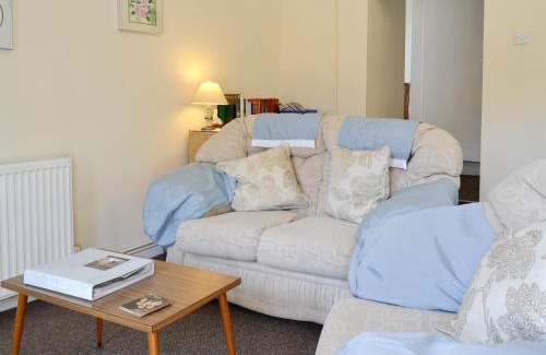 East Dereham House | Lodge Cottage - B6008