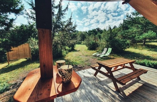 Engravies Cabin | Lodge Grenada Tent 6 persons, 2 bedrooms, kitchenette, living room