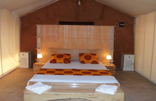 Kuntanse Cabin | Lodge Hummingbird - Lake Bosomtwe
