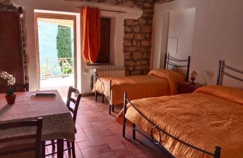 San Piero Patti Cabin | Lodge Il Capitano