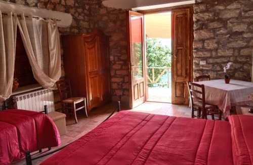 San Piero Patti Cabin | Lodge Il Capitano
