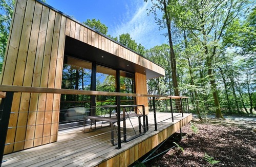 Oignies-en-Thierache House | Lodge in Oignies Forest with Eco Design