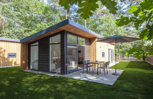 Municipality of Geldrop-Mierlo Ski Chalet | Lodge in Bospark near Nature Reserve