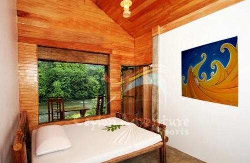 Kithulgala Bed & Breakfast | Lodge in river bank