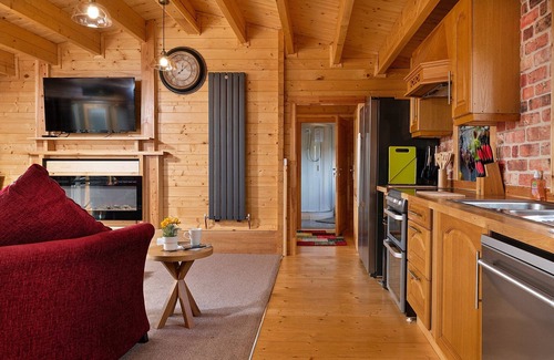 Craven Arms Cottage | Lodge in Shropshire with Private Hot Tub