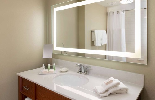 Roanoke Cabin | Lodge King Room | Scenic Views | No Hidden Fees