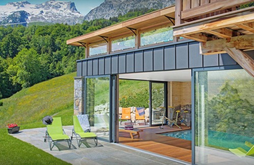 Les Clefs Ski Chalet | Lodge La Source - luxury French Alps break 12p, indoor pool - OVO Network