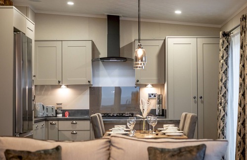 Strathkinness Ski Chalet | Lodge No 23 | Hot Tub | St Andrews Lodge Park