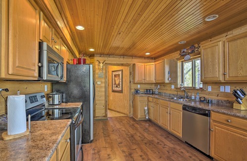 Wakenda Cabin | Lodge on 240 Acres w/Deck, Grill & Fire Pit!