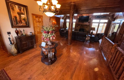 Crenshaw County Cabin | Lodge on The Lake