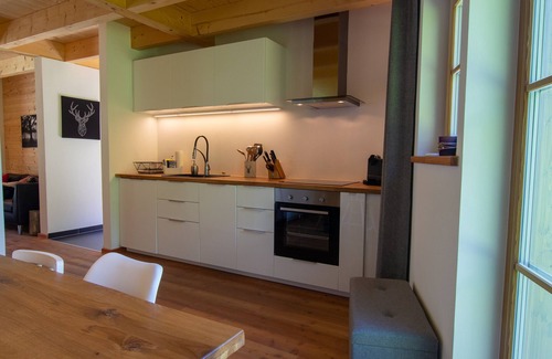 Enzingerboden Ski Chalet | Lodge Seeblick 161 am Skilift und Bergsee für 5 Pe