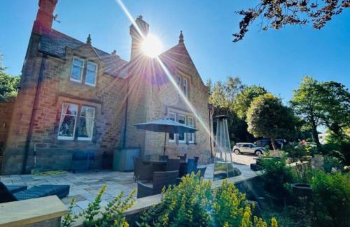 Gateshead House | Lodge - Sleeps 18 pet friendly & free parking