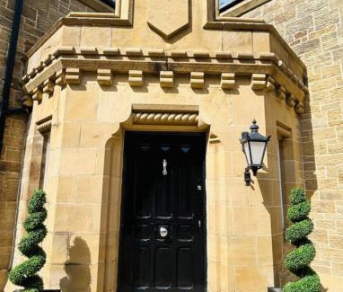 Gateshead House | Lodge - Sleeps 18 pet friendly & free parking