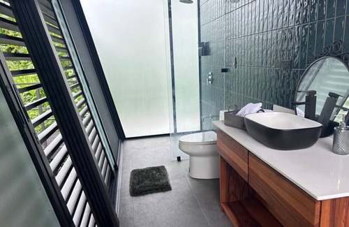 La Fortuna Cabin | Lodge With Volcano and Lake Arenal Magnificent Views in the Tropical Forest.