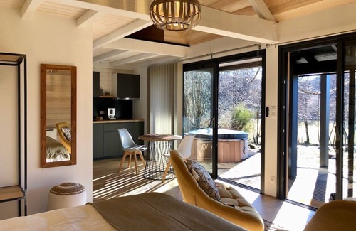 Champs-sur-Tarentaine-Marchal House | Lodges with PRIVATE SPA near SANCY : Écrin d'Auvergne luxury & spa