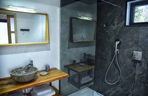 Champs-sur-Tarentaine-Marchal House | Lodges with PRIVATE SPA near SANCY : Écrin d'Auvergne luxury & spa