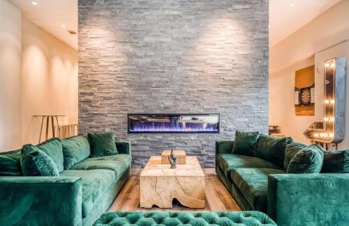 Midtown Apartment | Lodgeur at Mid Main Lofts