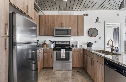 Midtown Apartment | Lodgeur | Buzzing & chic 1BR loft | Midtown