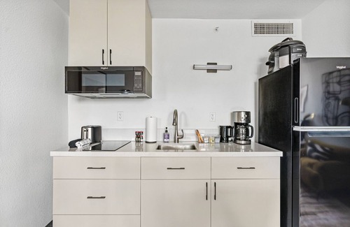 Greenway Plaza-Upper Kirby Apartment | Lodgeur | Studio for work & rest | Upper Kirby
