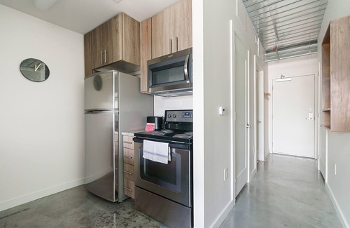 Midtown Apartment | Lodgeur | Stylish & hip studio loft | Midtown