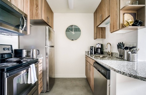Midtown Apartment | Lodgeur | Stylish & spacious studio loft | Midtown