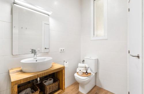 El Parc i la Llacuna del Poblenou Apartment | Lodging Apartments Pere IV
