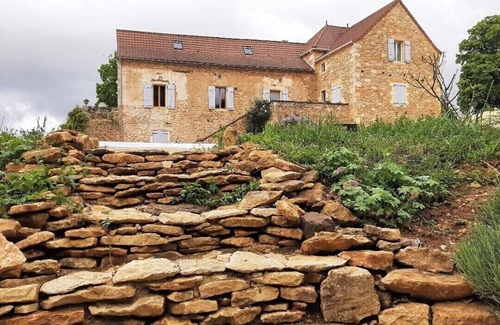 Saint-Martin-le-Redon Apartment | Lodging in a green setting.