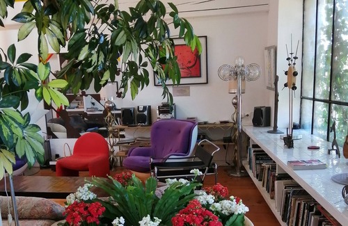 Le Peyrat House | lodging in an art gallery in Cathar country