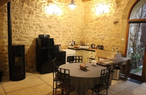 Vers-Pont-du-Gard Cottage | Lodging in old barn XVIII Century