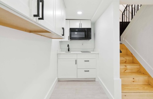 West Philadelphia Apartment | Lodgyy - Chic Double-bed Suite